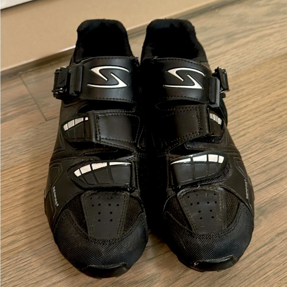 Serfas Women Spin Shoes size 7.5